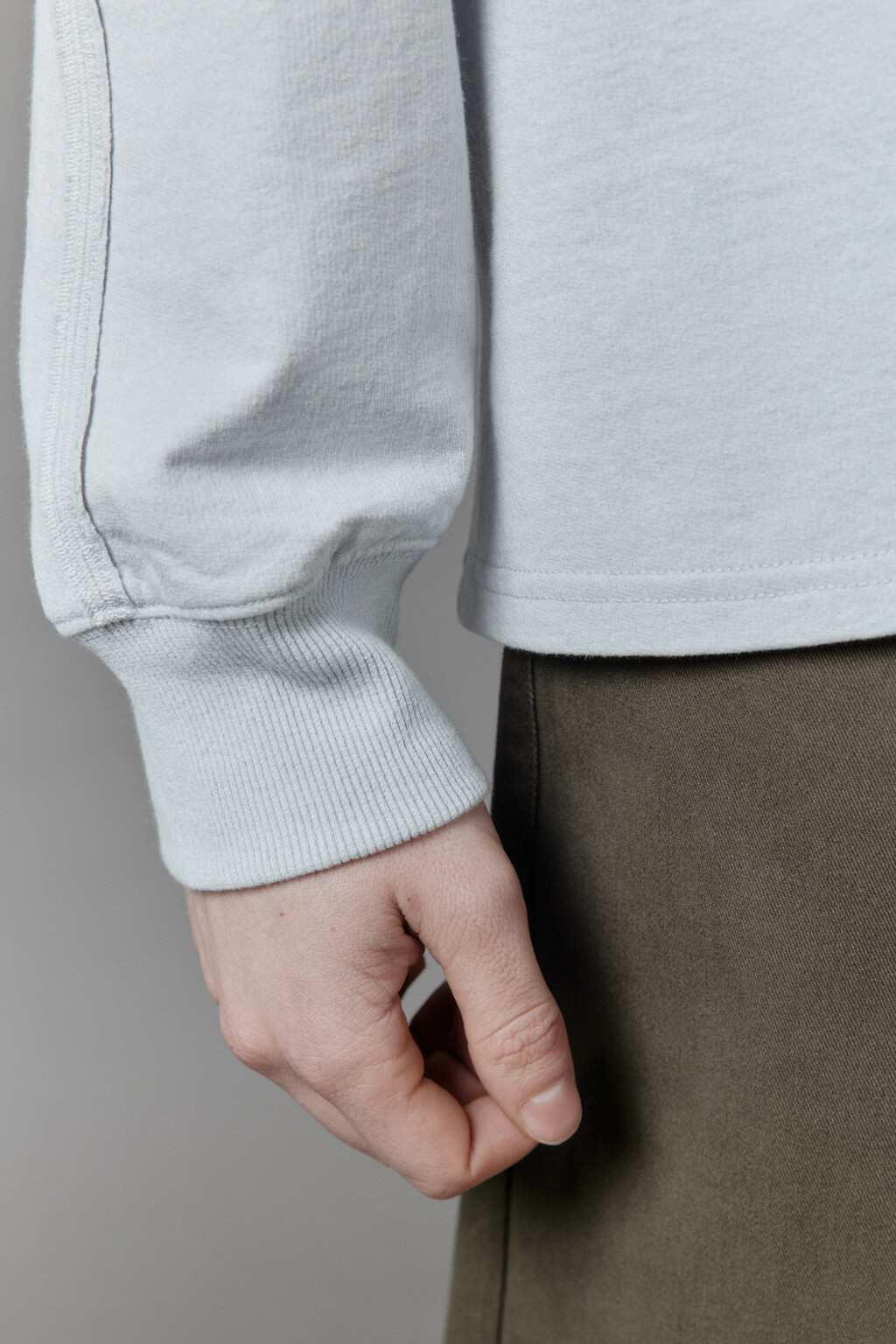 Лонгслив с вареным эффектом и надписью - цвет белый - 9