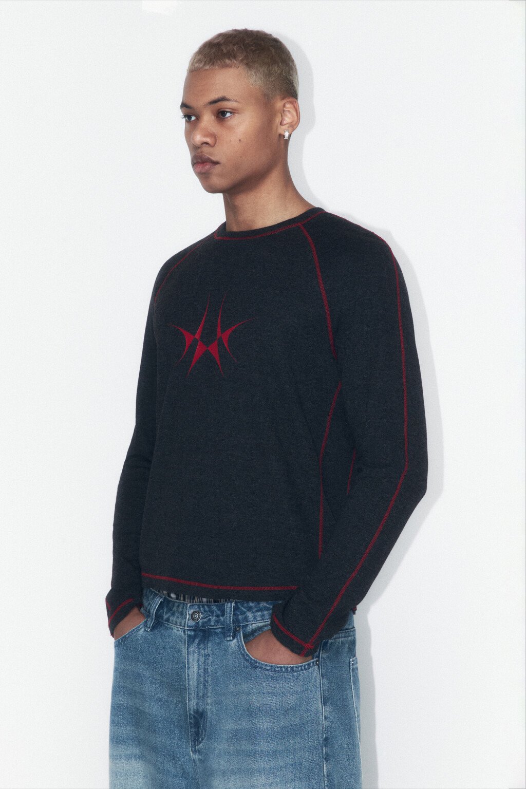 Лонгслив в рубчик облегающий с принтом - цвет черный - 3