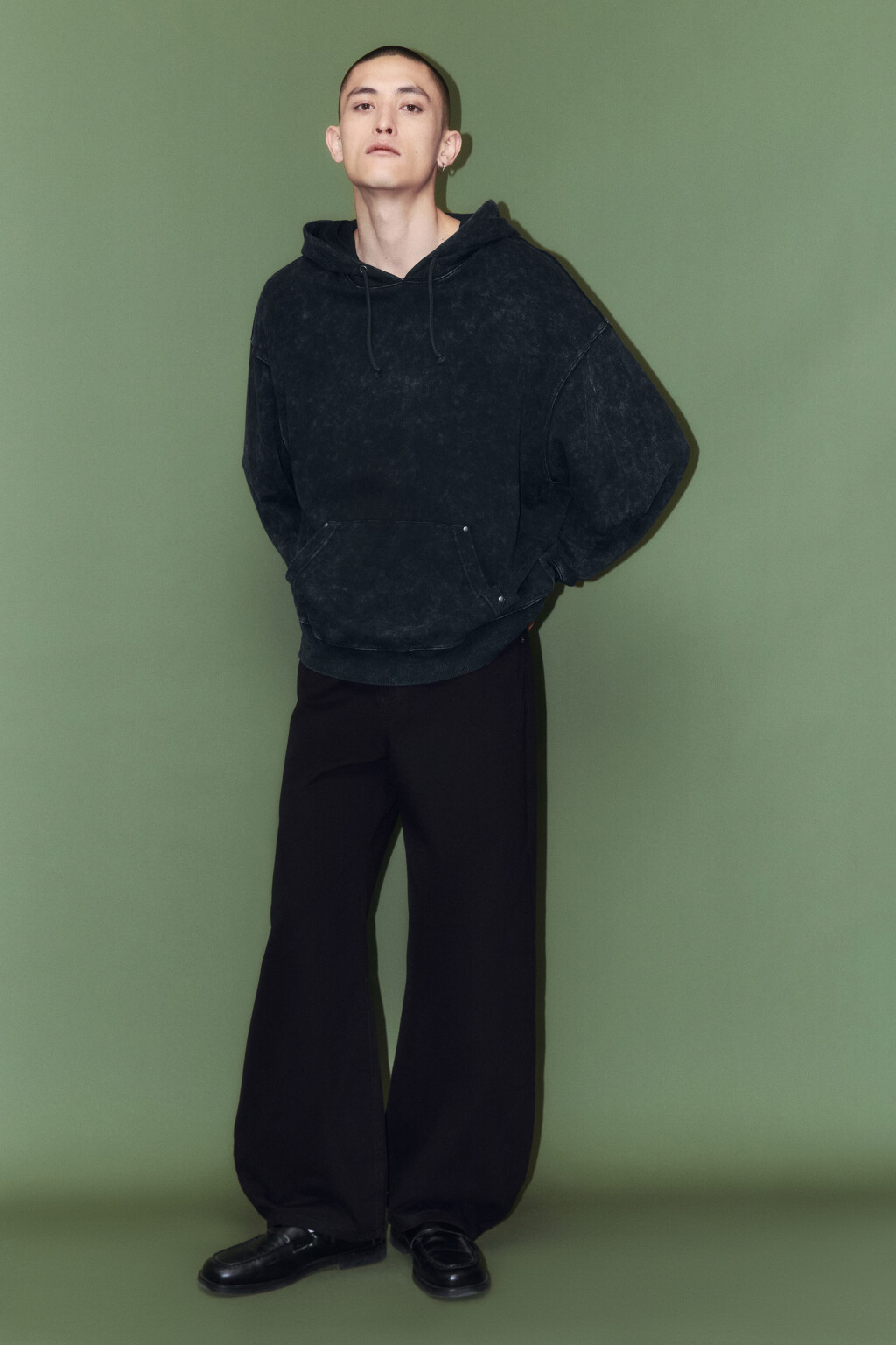 Худи oversize с капюшоном и вареным эффектом - цвет черный - 2