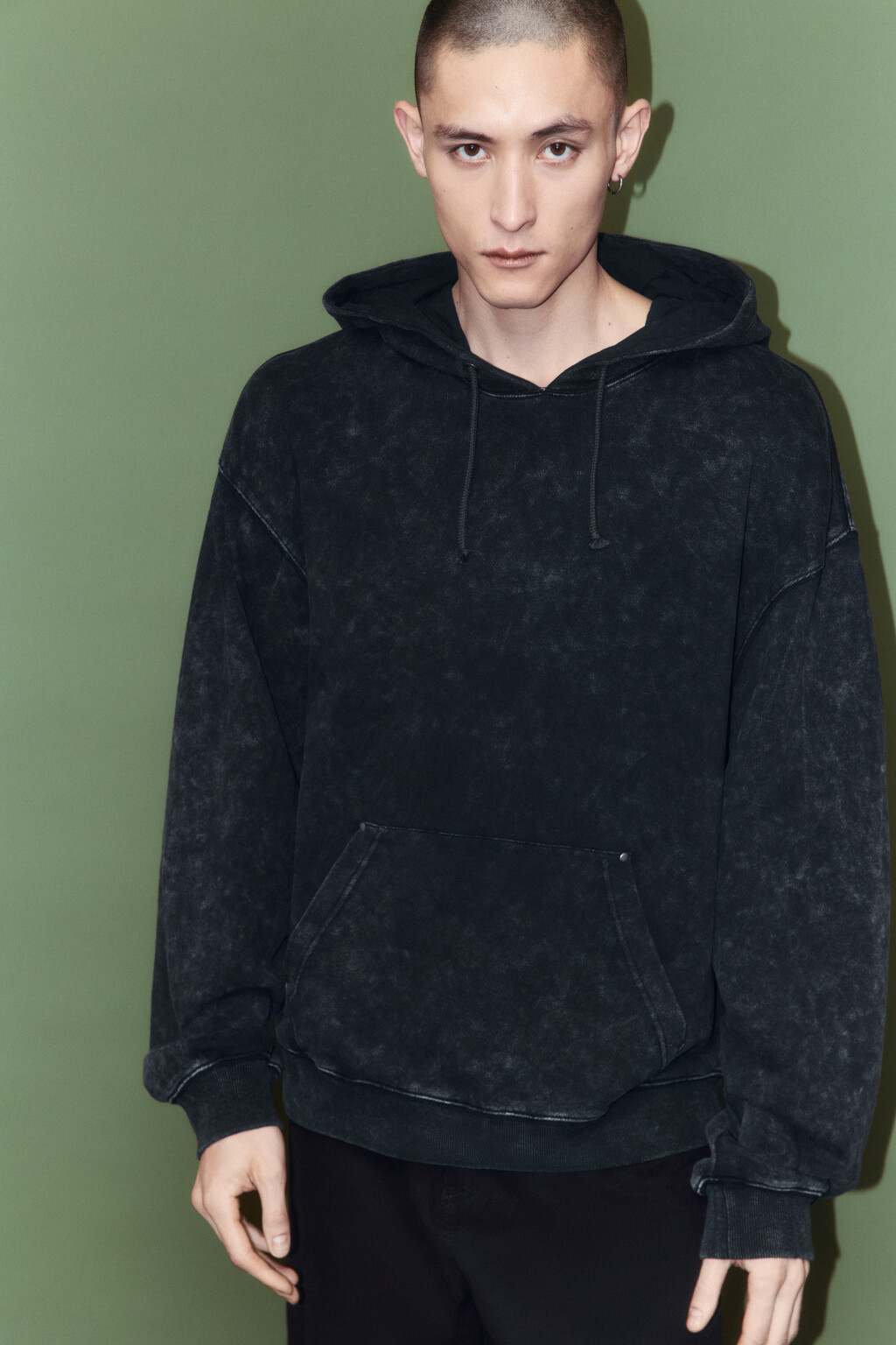 Худи oversize с капюшоном и вареным эффектом - цвет черный - 3