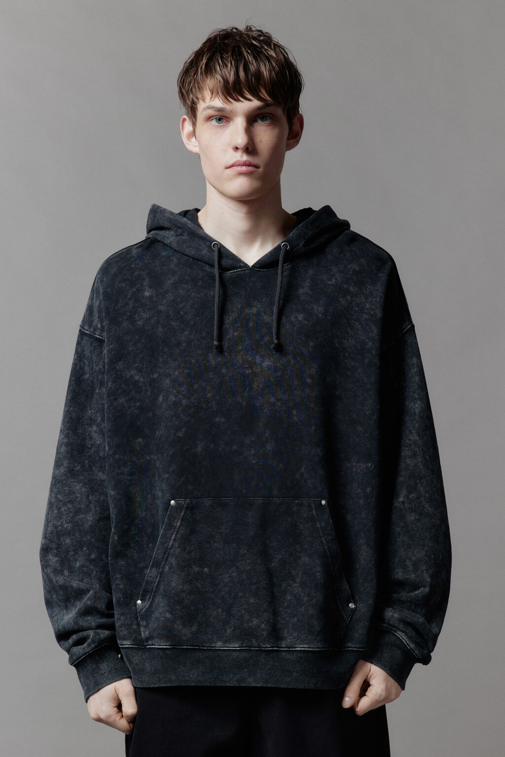 Худи oversize с капюшоном и вареным эффектом - цвет черный - 5