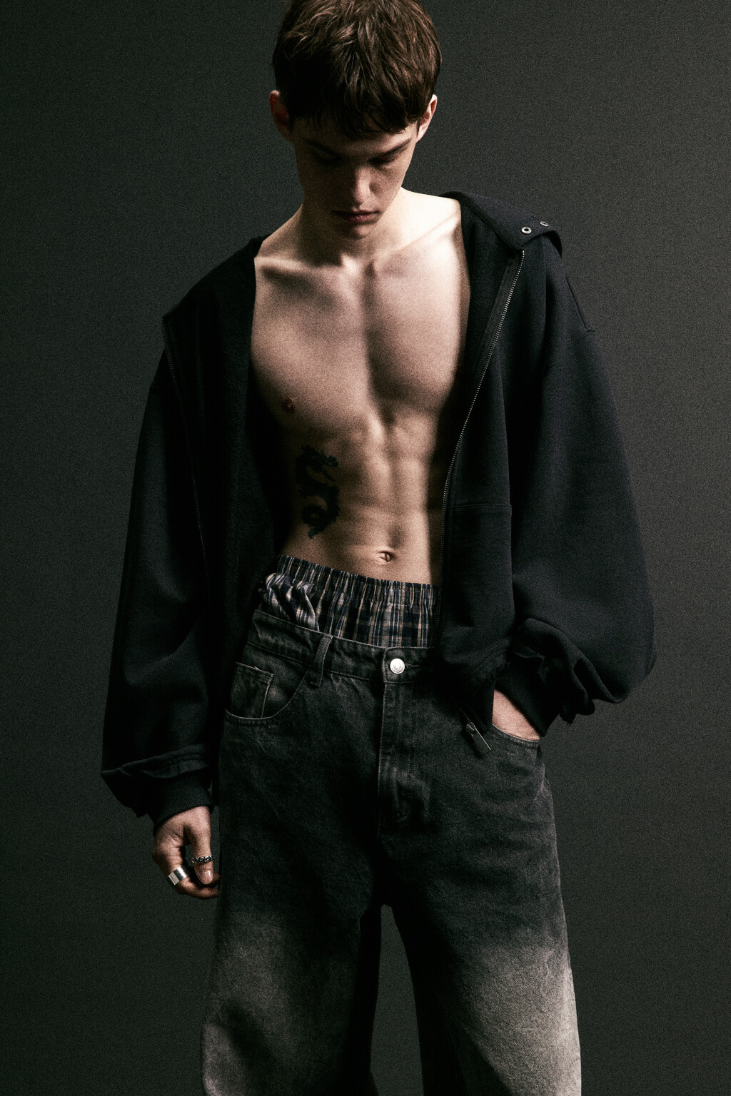 Худи-зипка из футера с вареным эффектом - цвет черный - 1