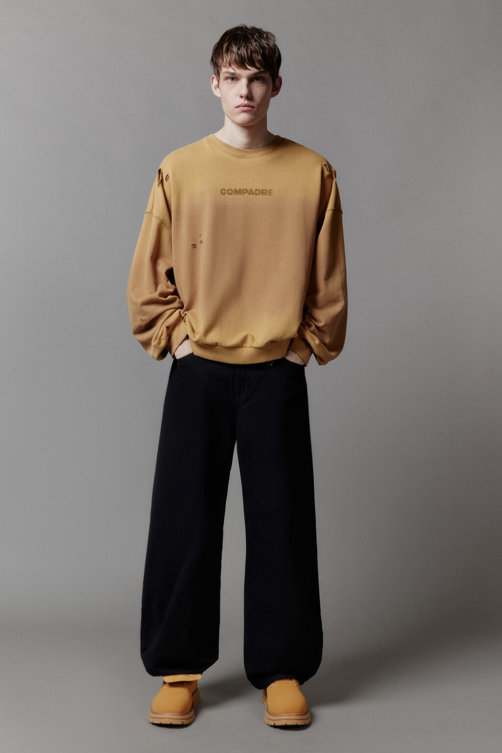 Свитшот из футера с состаренным эффектом - цвет коричневый - 7