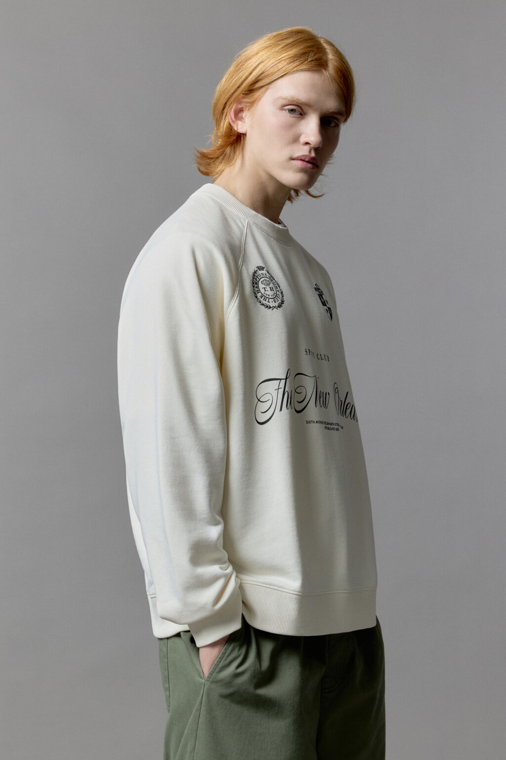 Свитшот трикотажный с принтом-надписью - цвет молочный - 3