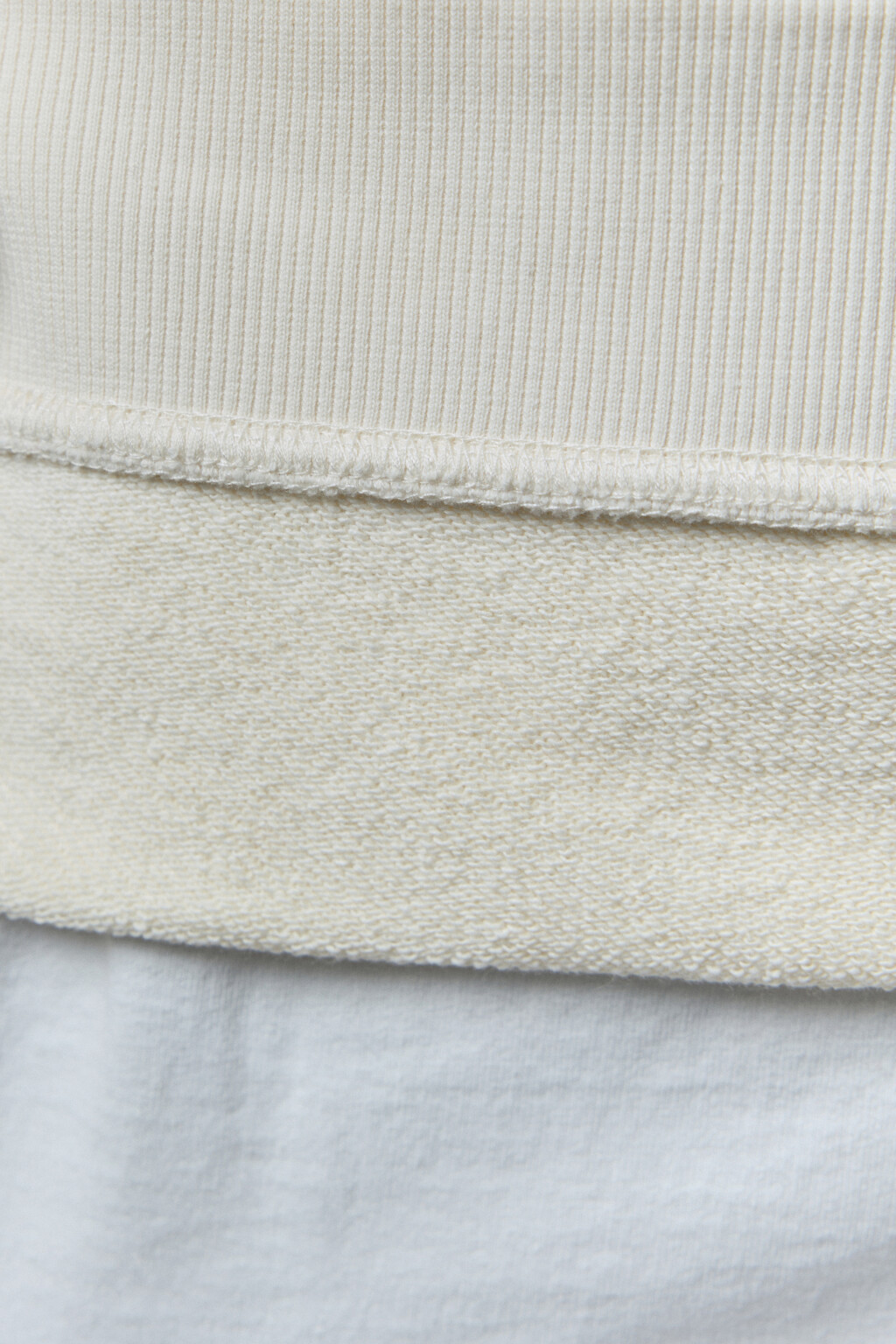 Свитшот трикотажный с принтом-надписью - цвет молочный - 8