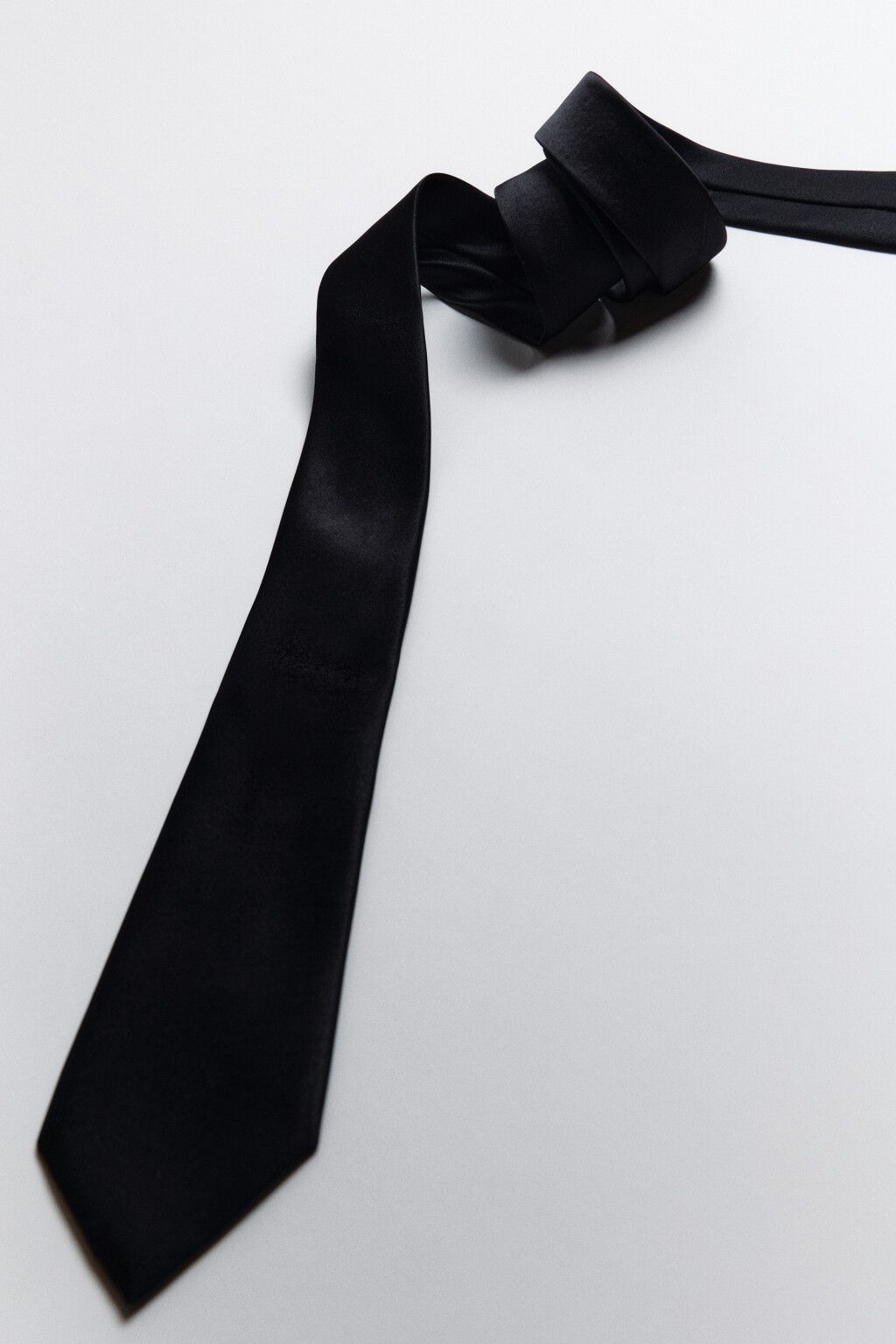 Галстук классический атласный - цвет черный - 1