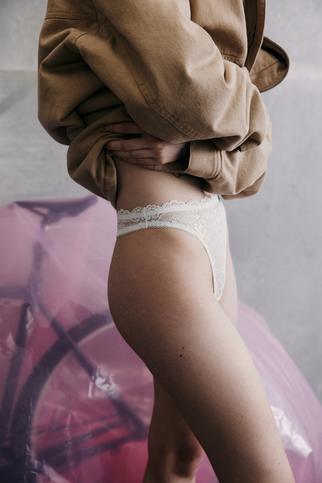 Трусы-стринги из кружева с сеткой - цвет ванильный - 7