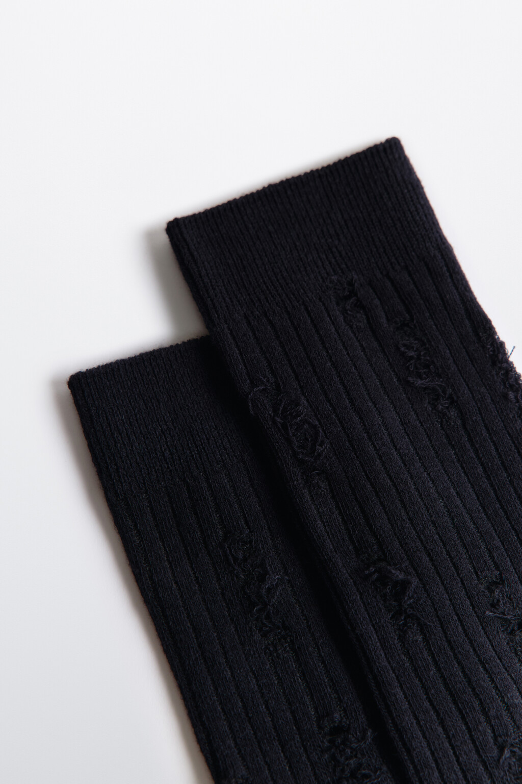 Гольфы хлопковые рваные в рубчик - цвет черный - 2