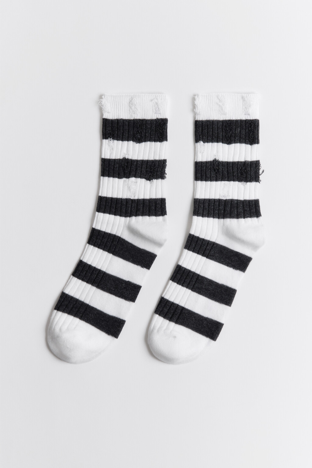 Носки высокие рваные в полоску - цвет серый - 1