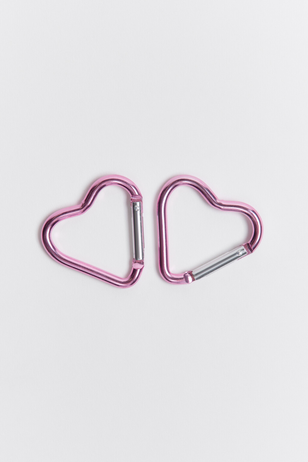 Брелоки-карабины в виде сердечек (2 штуки) - цвет серый - 1