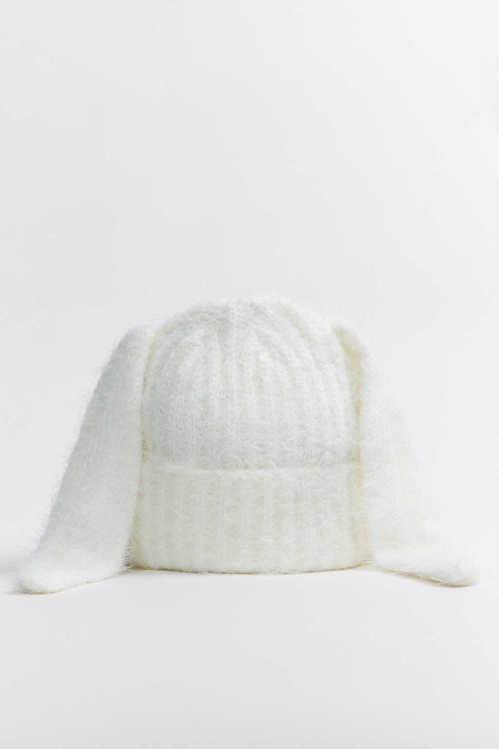 Шапка-бини пушистая с ушками - цвет белый - 2