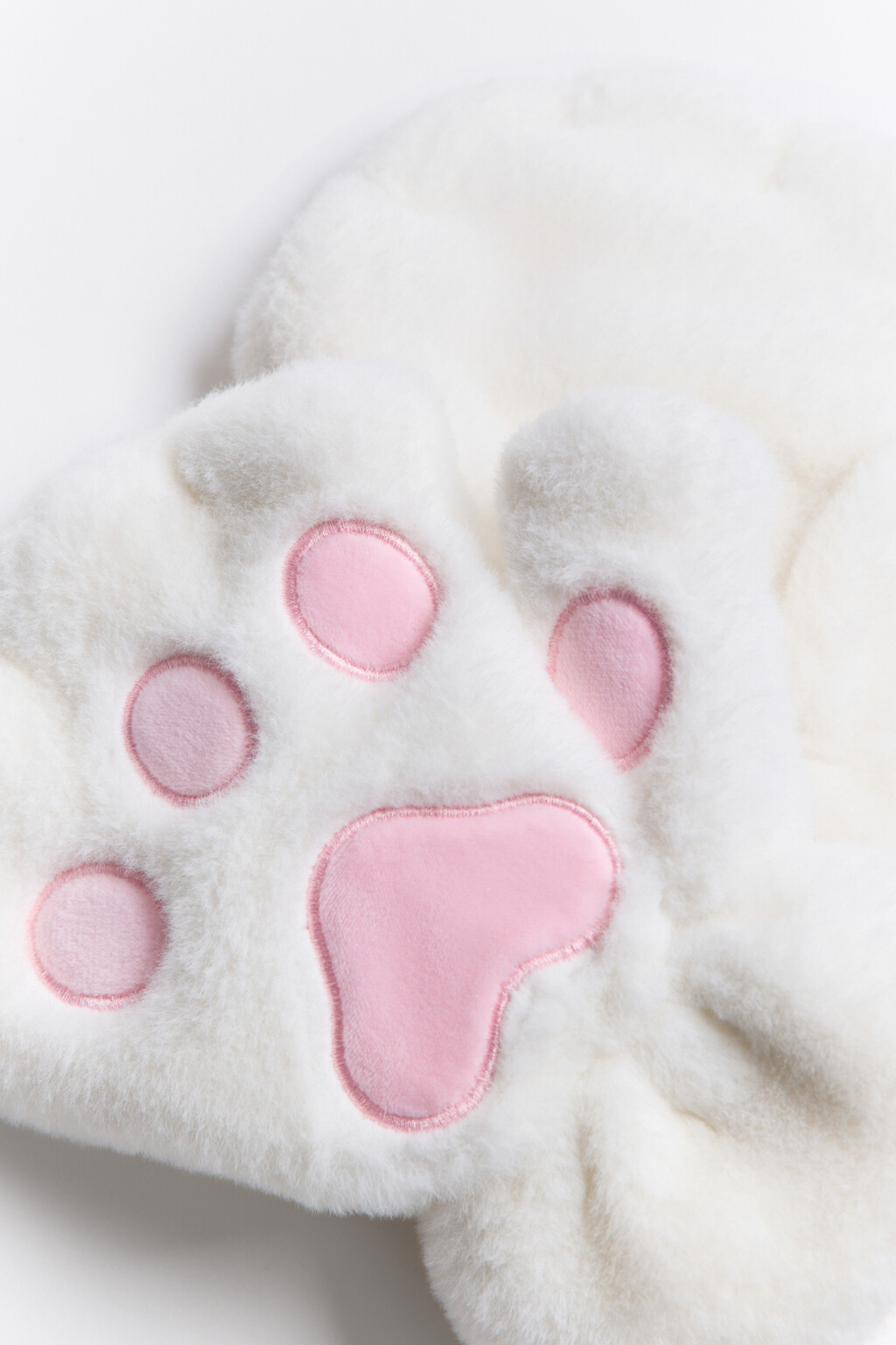 Митенки пушистые в виде кошачьих лапок - цвет молочный - 2