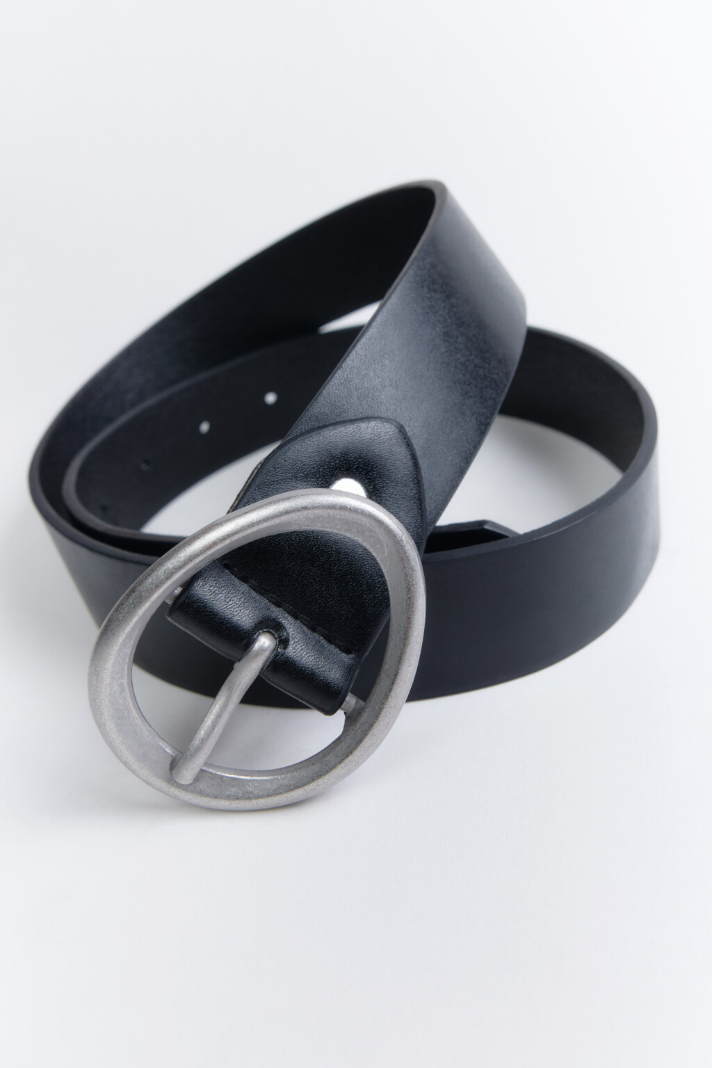 Ремень брючный гладкий с овальной пряжкой - цвет черный - 3
