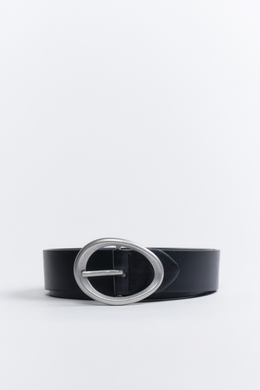 Ремень брючный гладкий с овальной пряжкой - цвет черный - 4