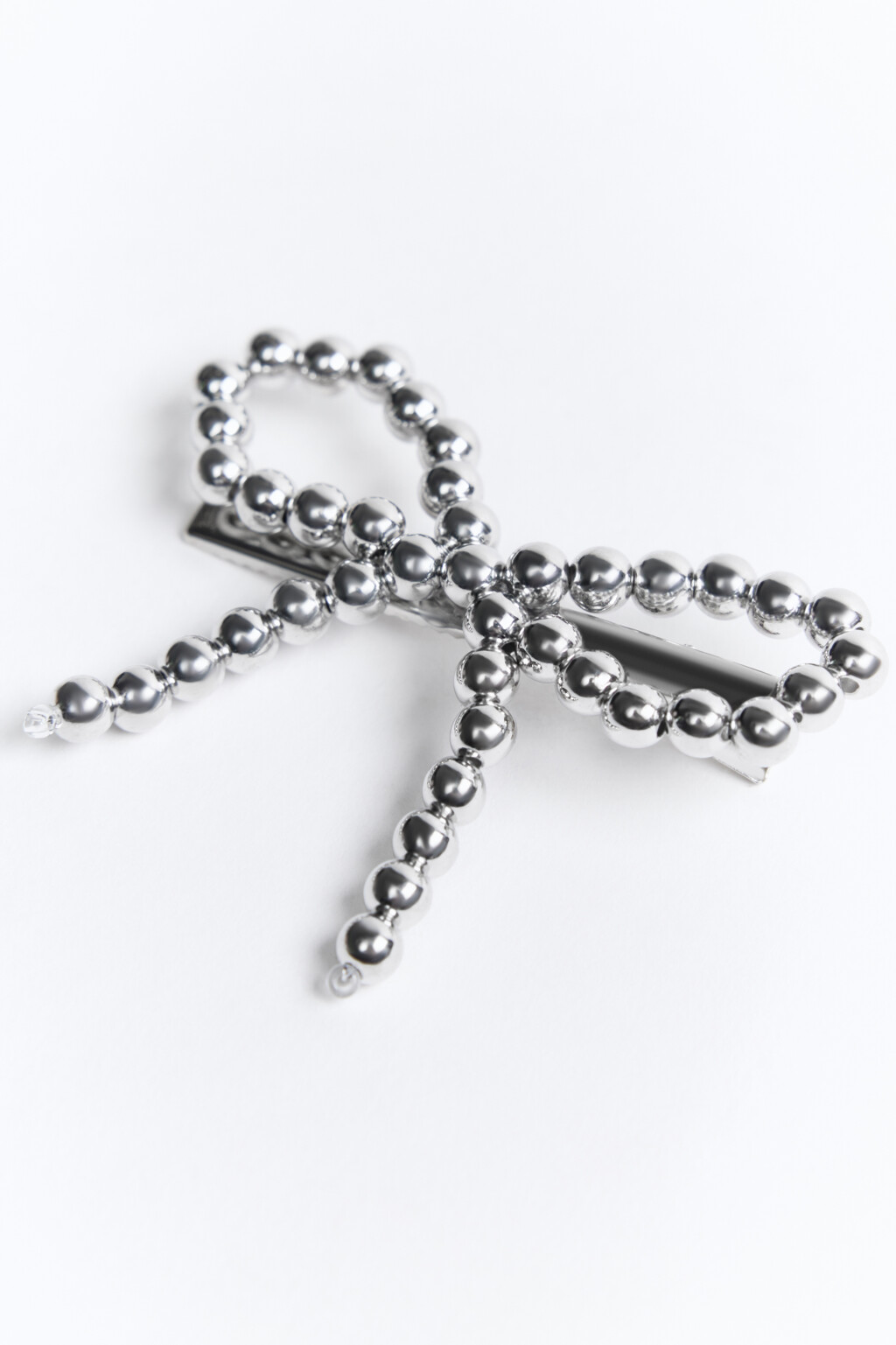 Заколка-зажим с бантом из бусин - цвет серый - 2