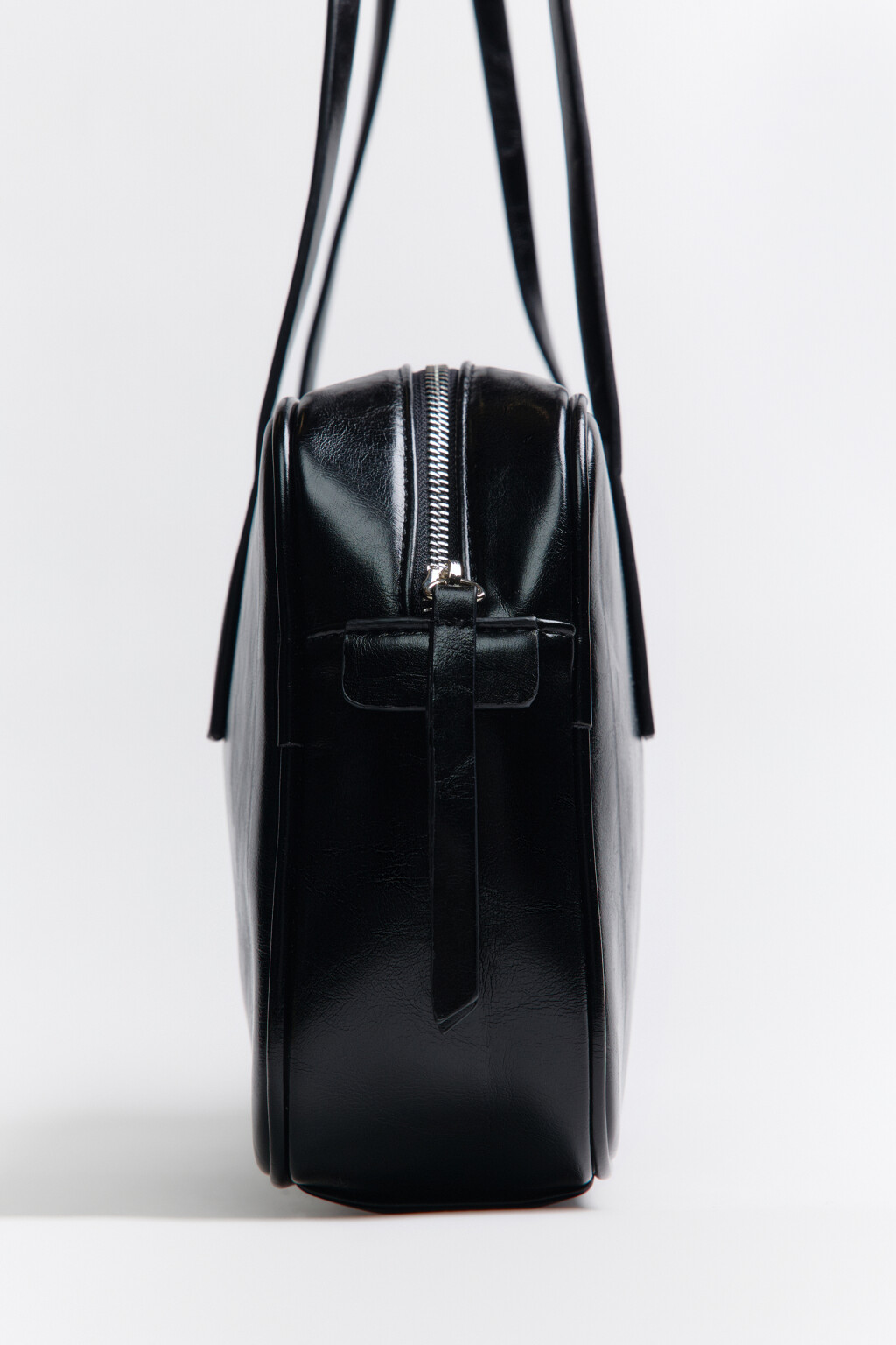 Сумка с тонкими ремешками на плечо - цвет черный - 6