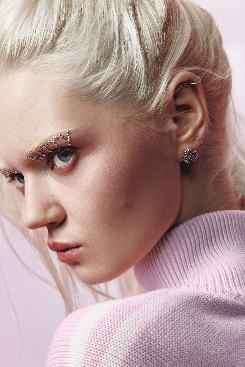 Набор серег со стразами и подвесками (2 пары) - цвет серый - 1