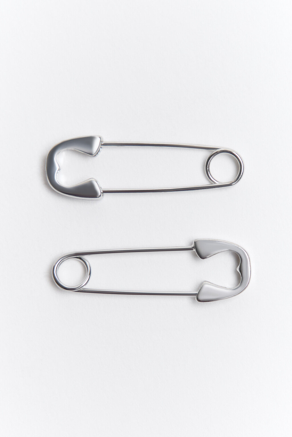 Серьги серебристые в виде булавок - цвет серый - 1