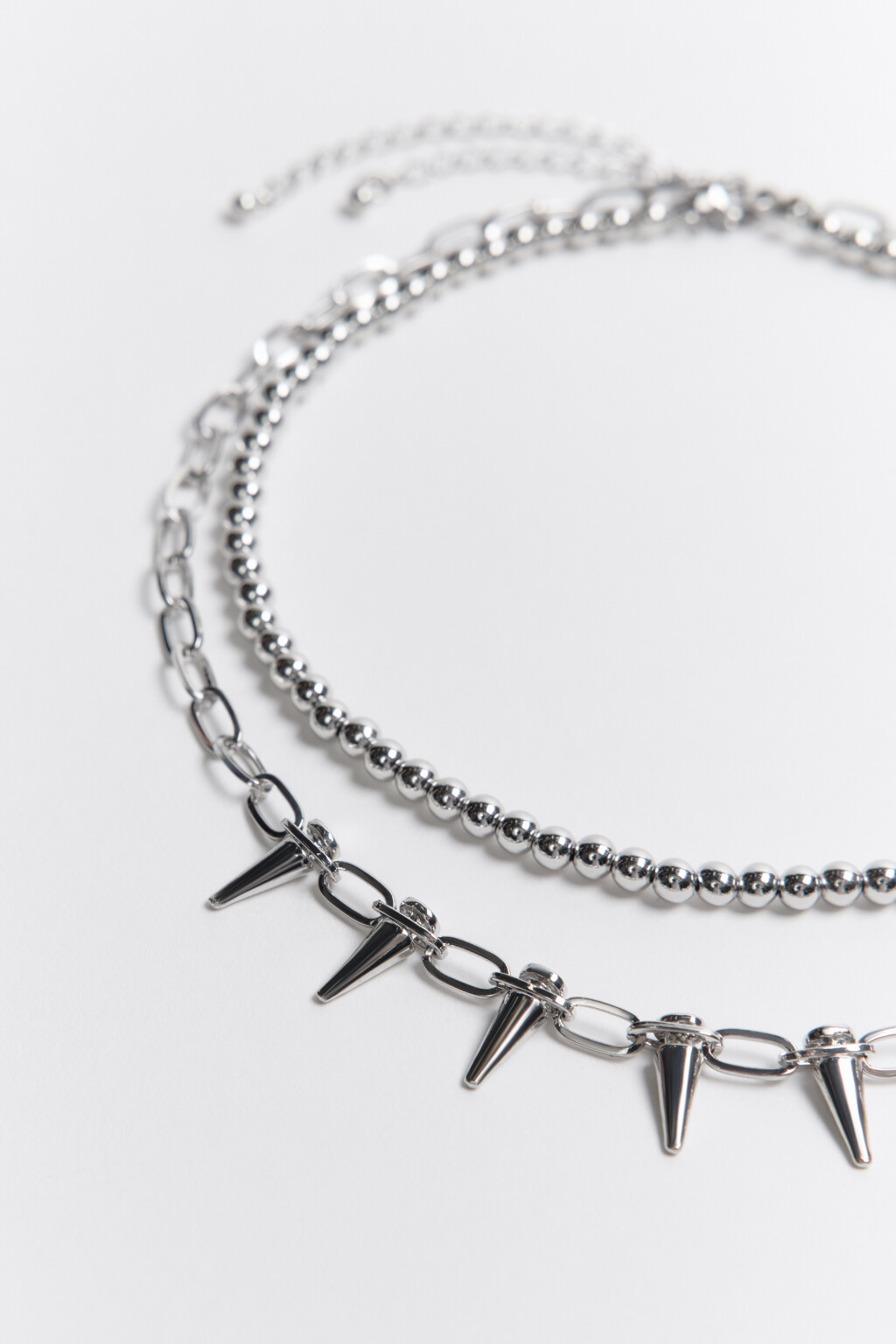 Набор цепочек на шею серебристых (2 штуки) - цвет серый - 3