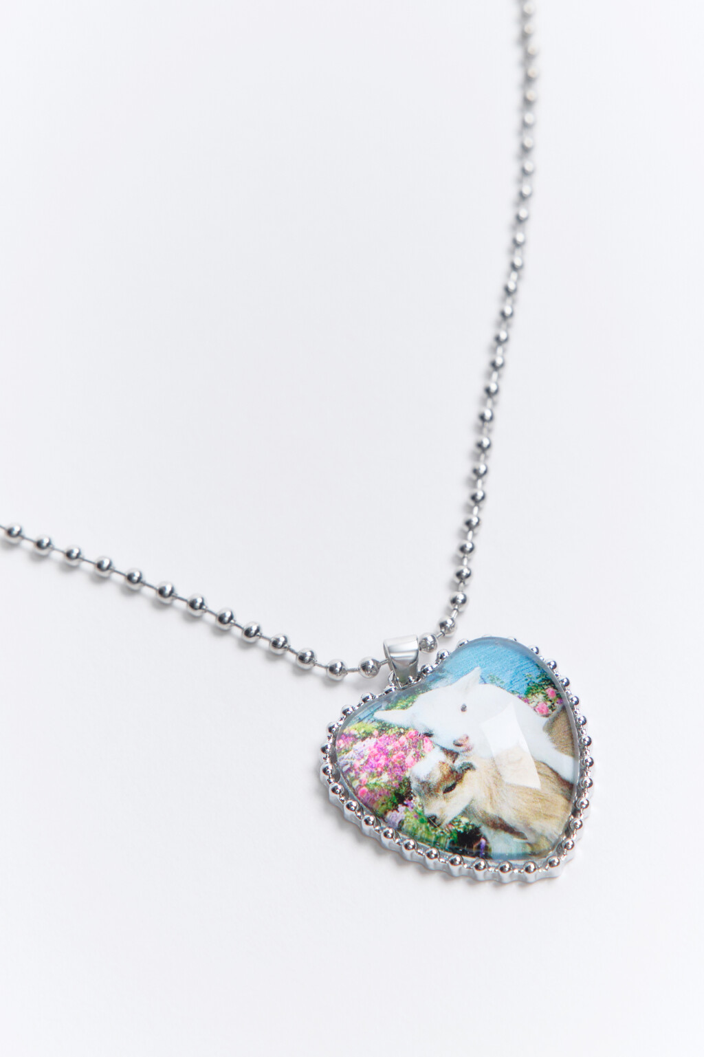 Цепочка на шею с подвеской-сердцем и рисунком - цвет серый - 2