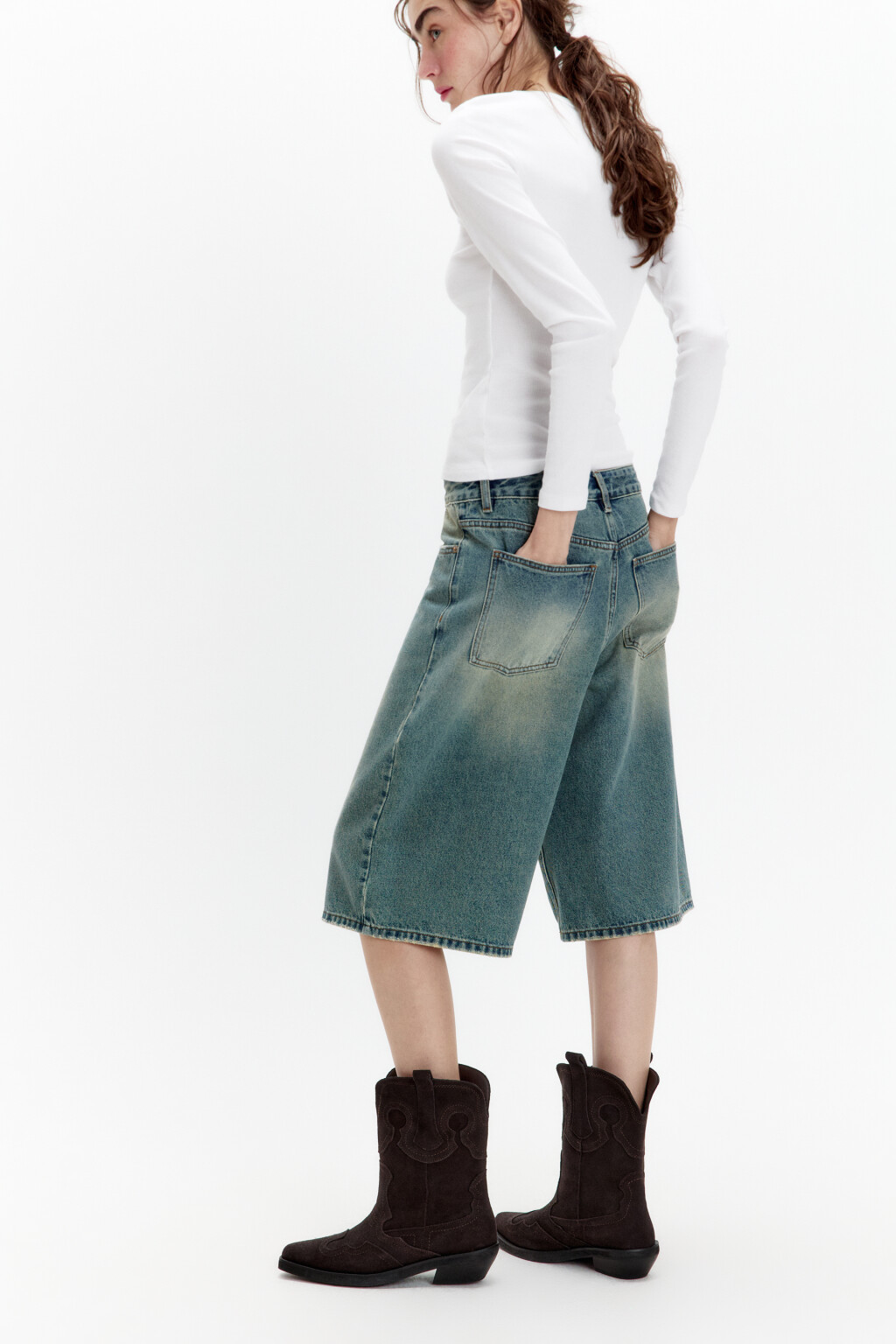 Полусапоги-казаки замшевые с вышивкой - цвет коричневый - 4