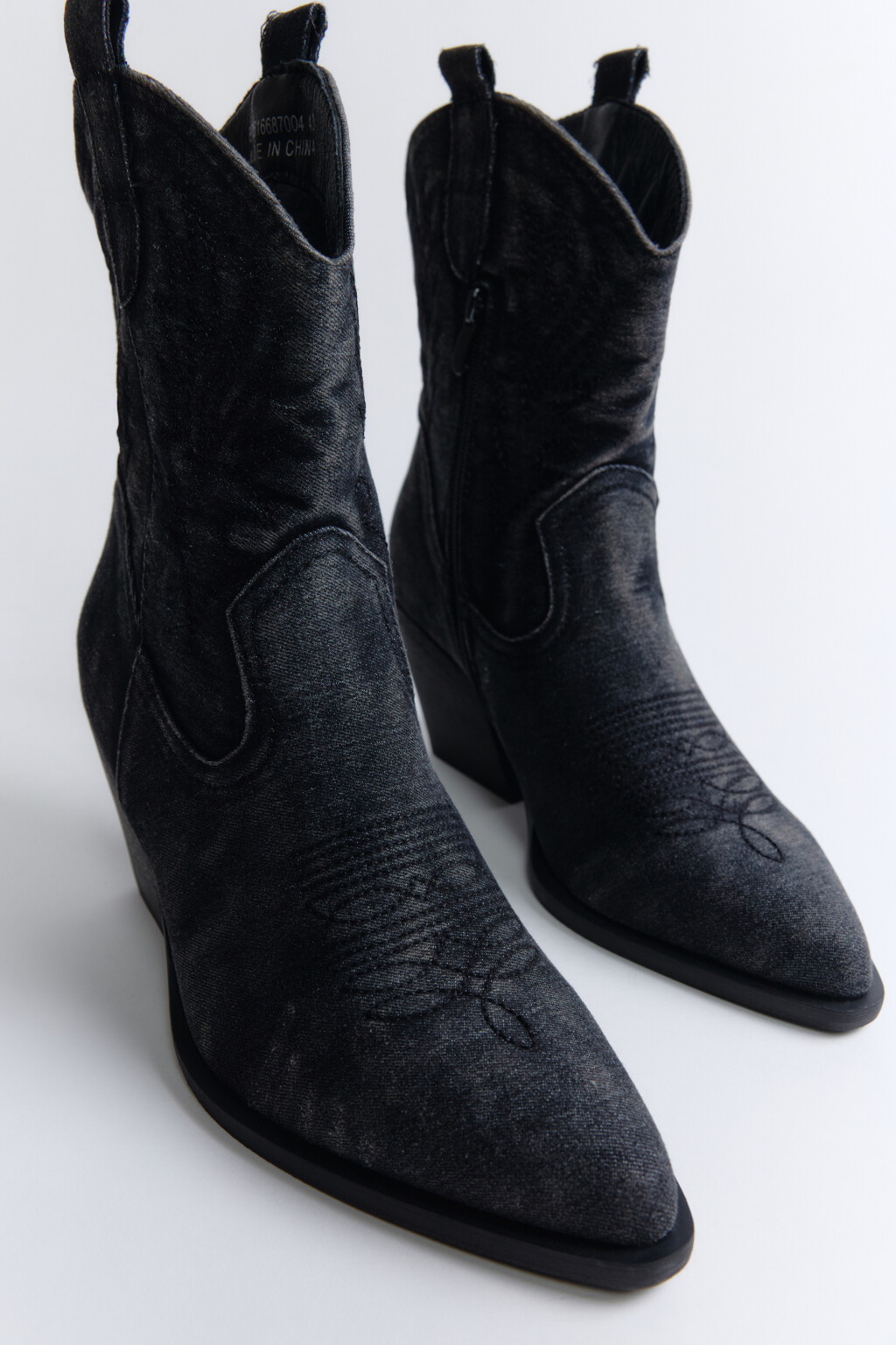 Ботинки-казаки из денима с вареным эффектом - цвет серый - 2