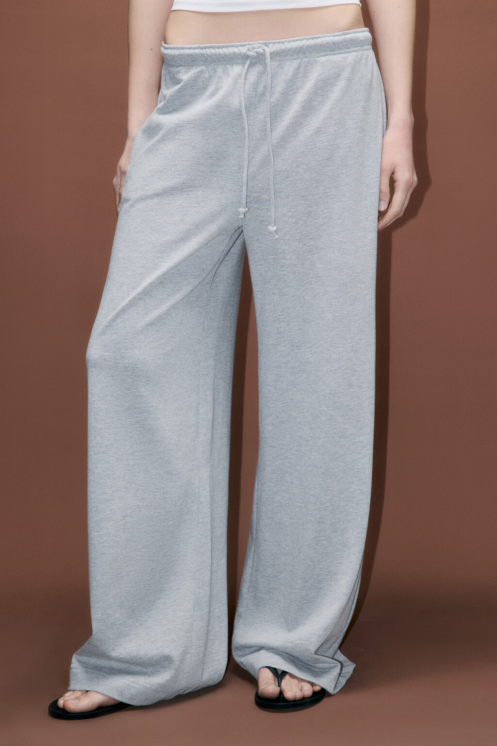 Брюки широкие трикотажные с завязками - цвет серый - 2