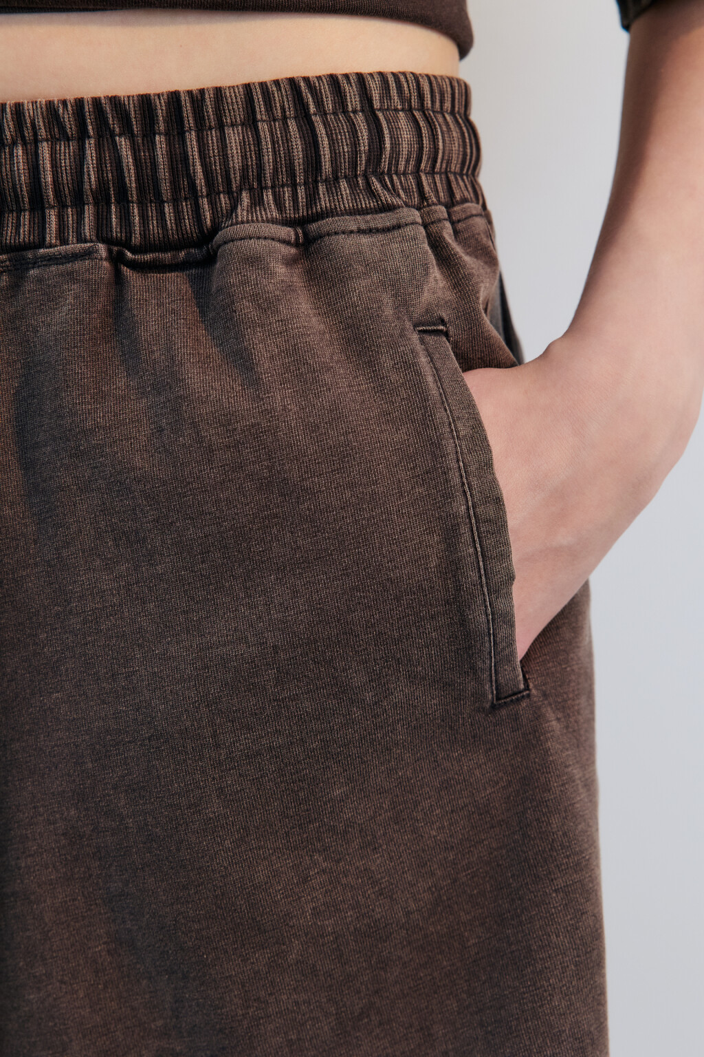 Шорты трикотажные с вареным эффектом - цвет коричневый - 6