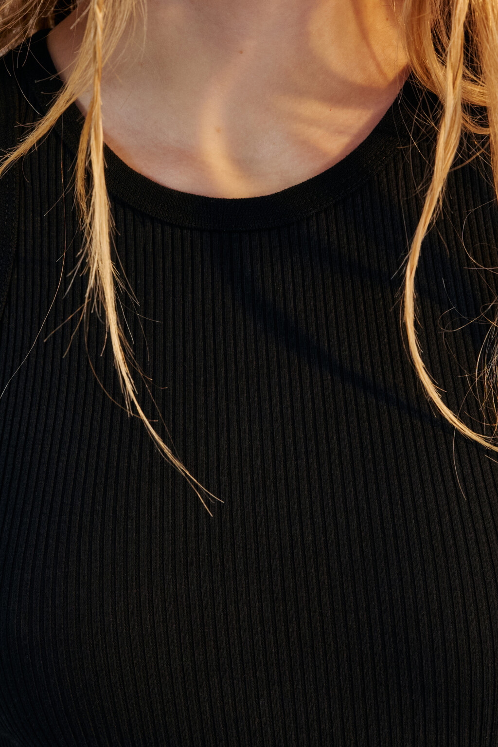 Платье-майка миди в рубчик - цвет черный - 5