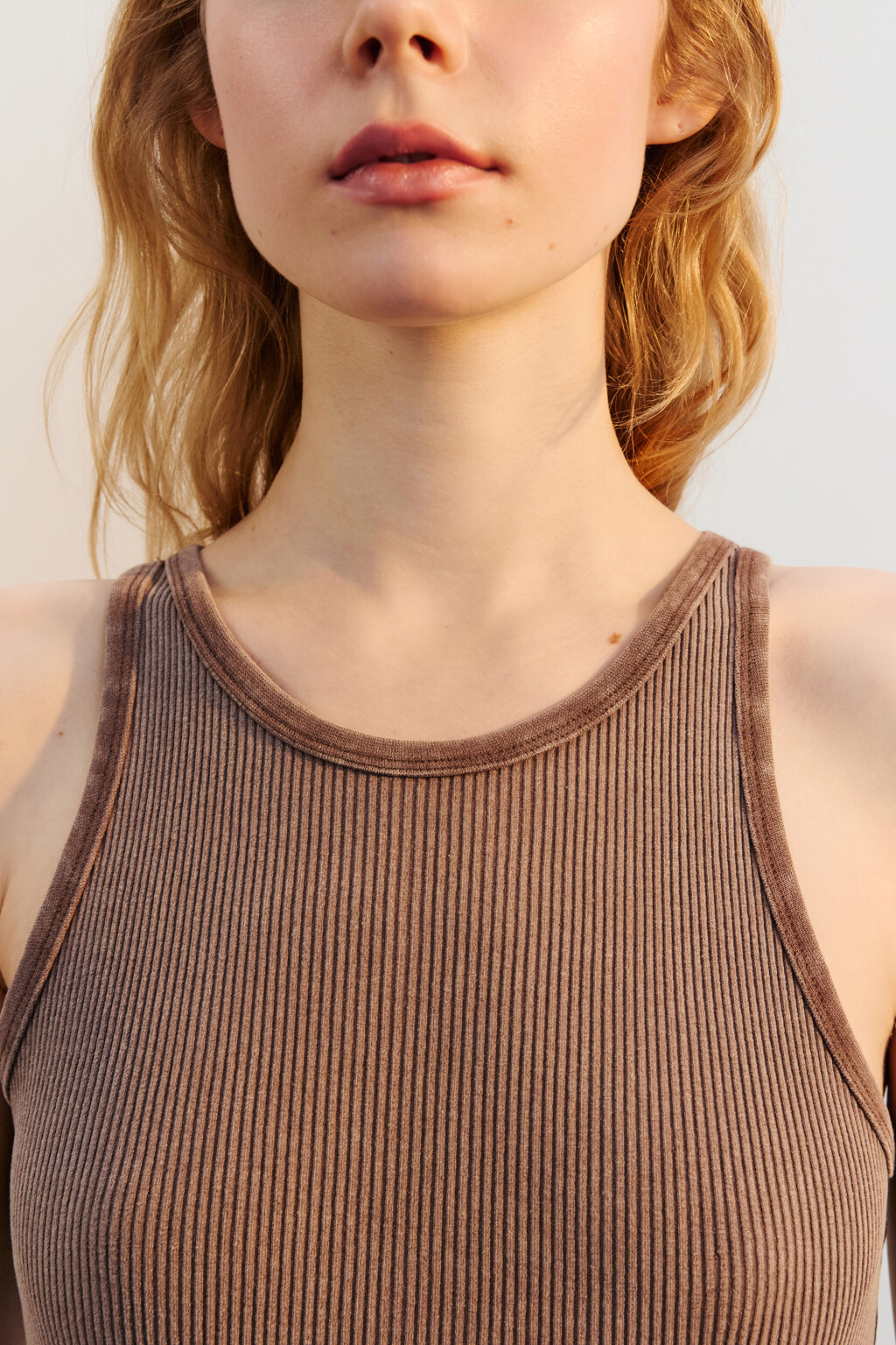 Платье-майка миди в рубчик - цвет коричневый - 5