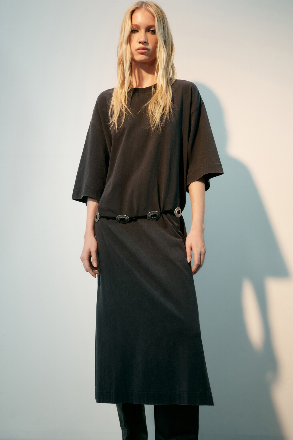 Платье-футболка oversize с вареным эффектом - цвет серый - 1