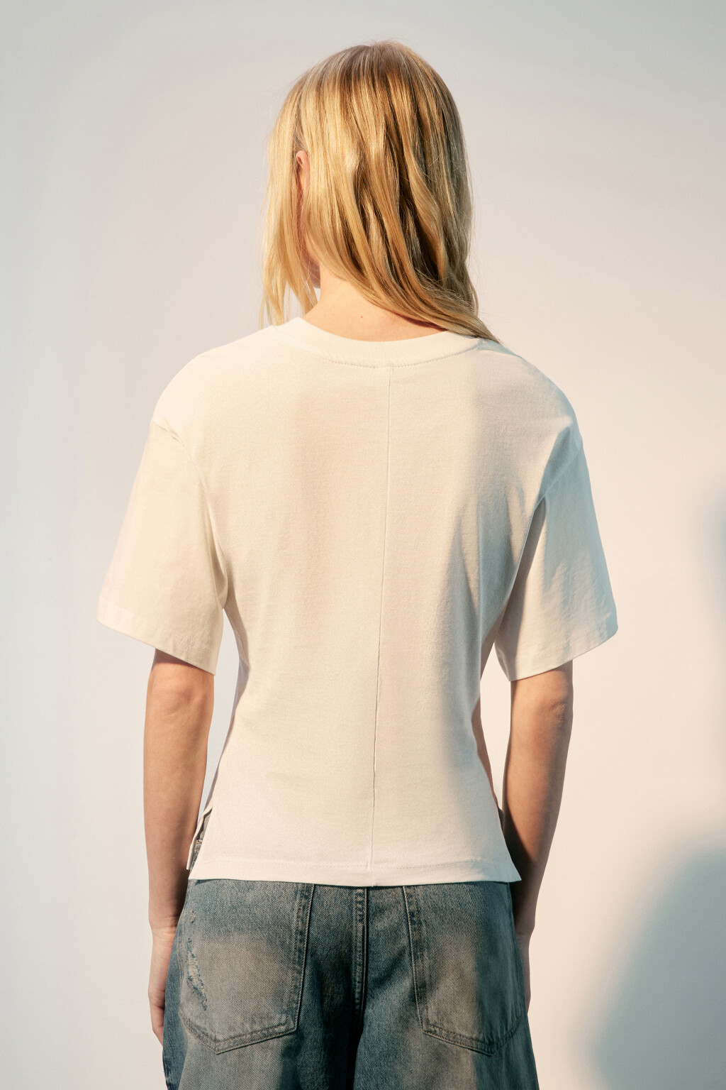 Футболка приталенная с корсетом на крючках - цвет белый - 3