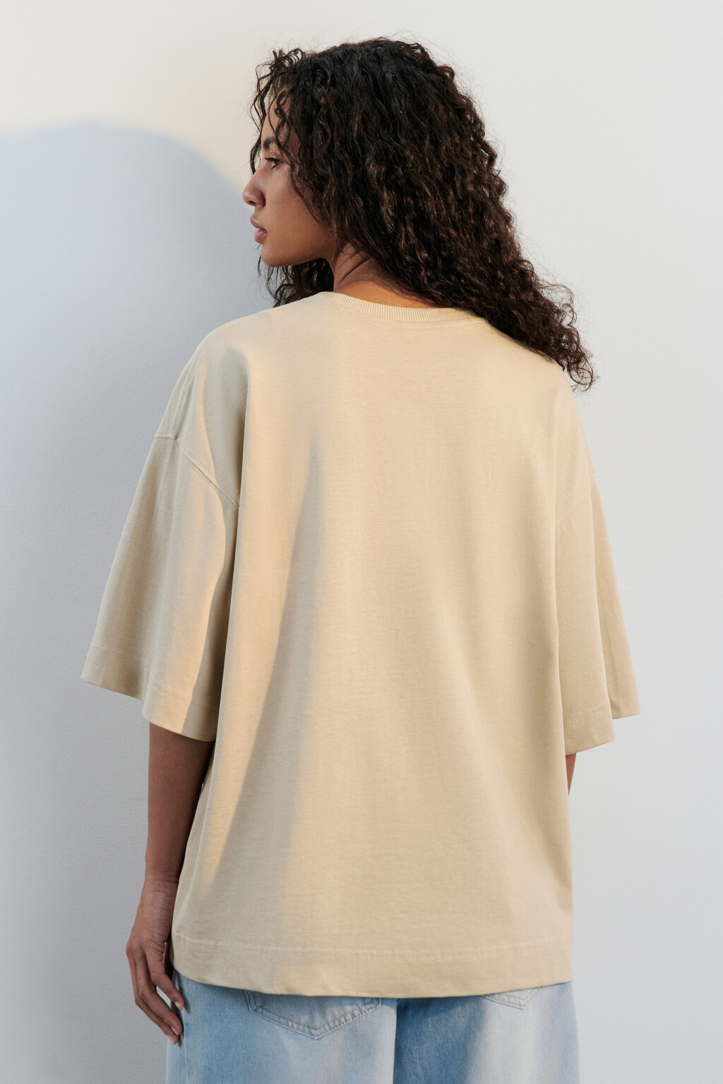 Футболка oversize хлопковая с надписью - цвет бежевый - 3
