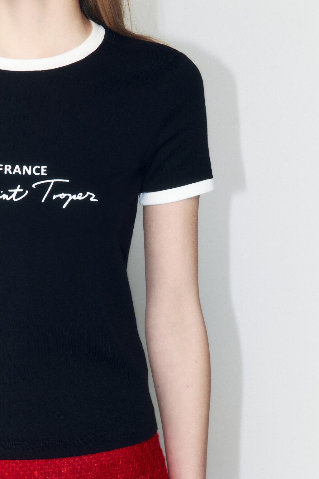 Футболка полуприлегающая с надписью - цвет черный - 6