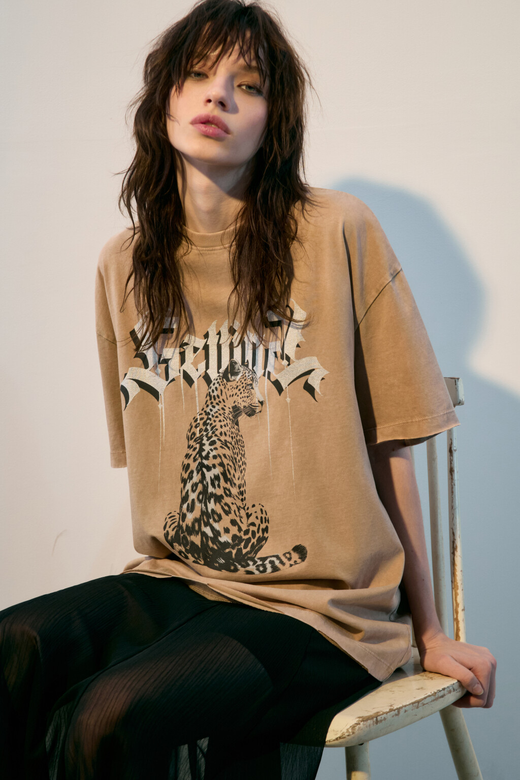 Футболка оверсайз с вареным эффектом и принтом - цвет бежевый - 1
