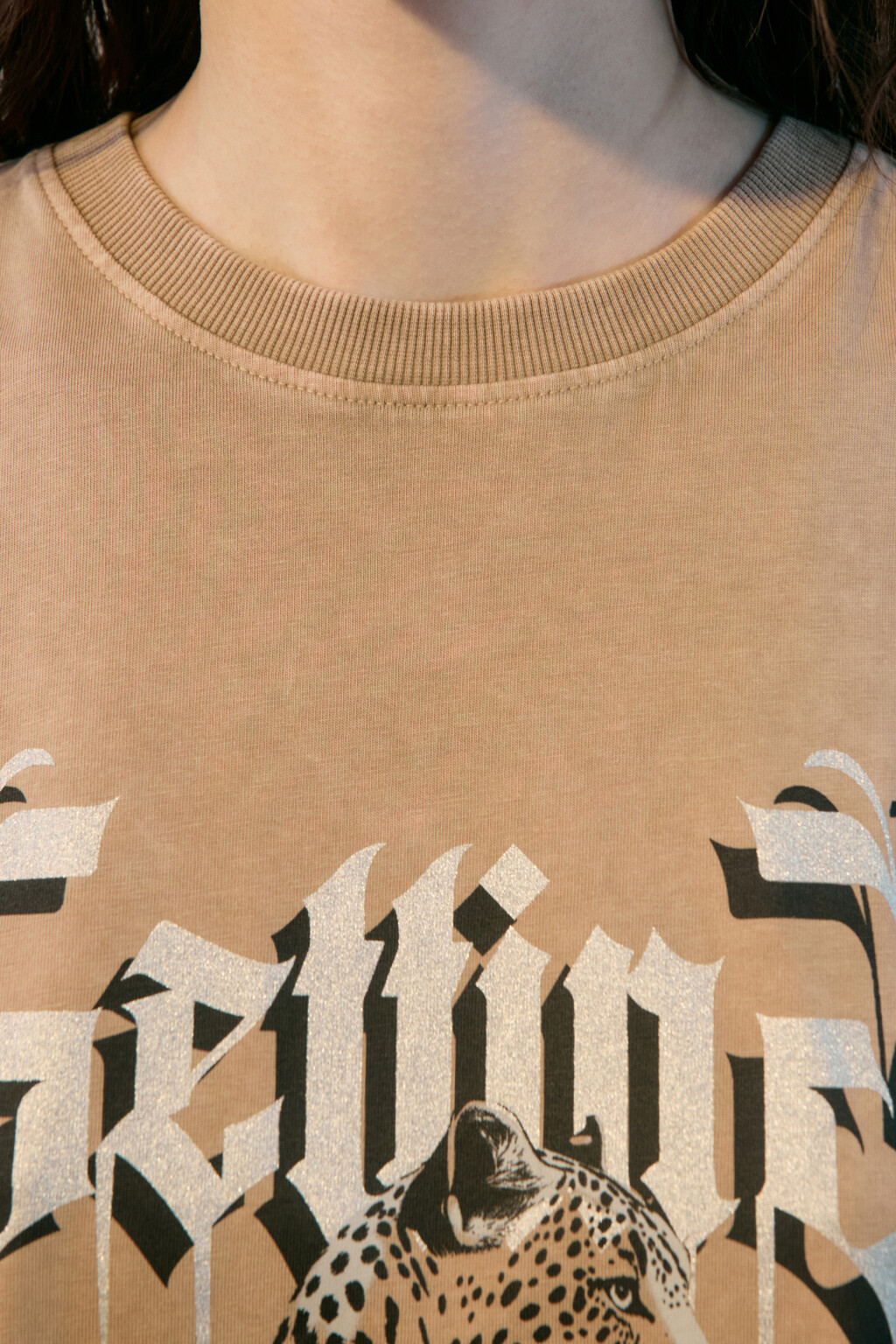 Футболка оверсайз с вареным эффектом и принтом - цвет бежевый - 5