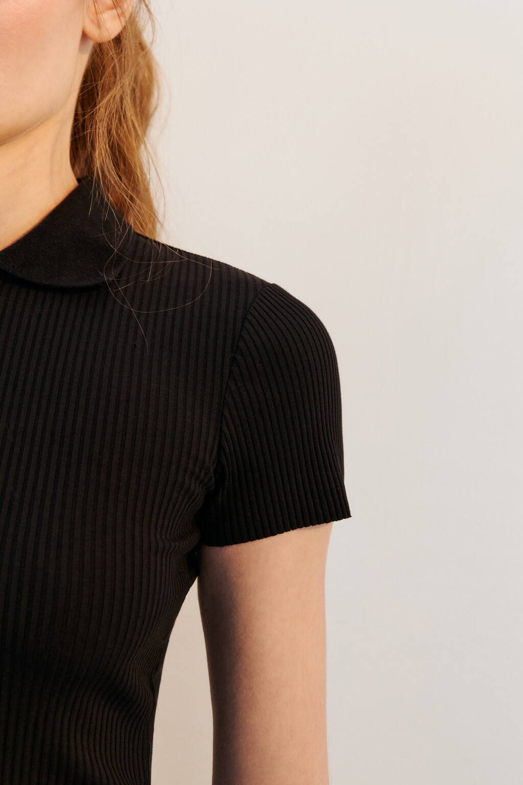 Футболка-поло приталенная в рубчик - цвет черный - 6