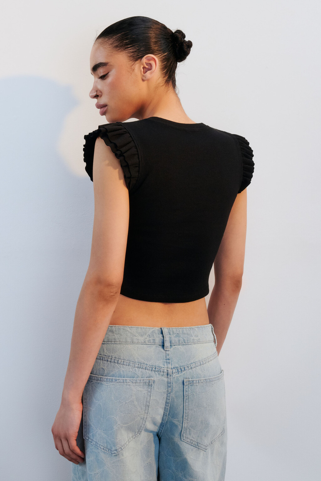 Топ в рубчик с рукавами-крылышками - цвет черный - 3