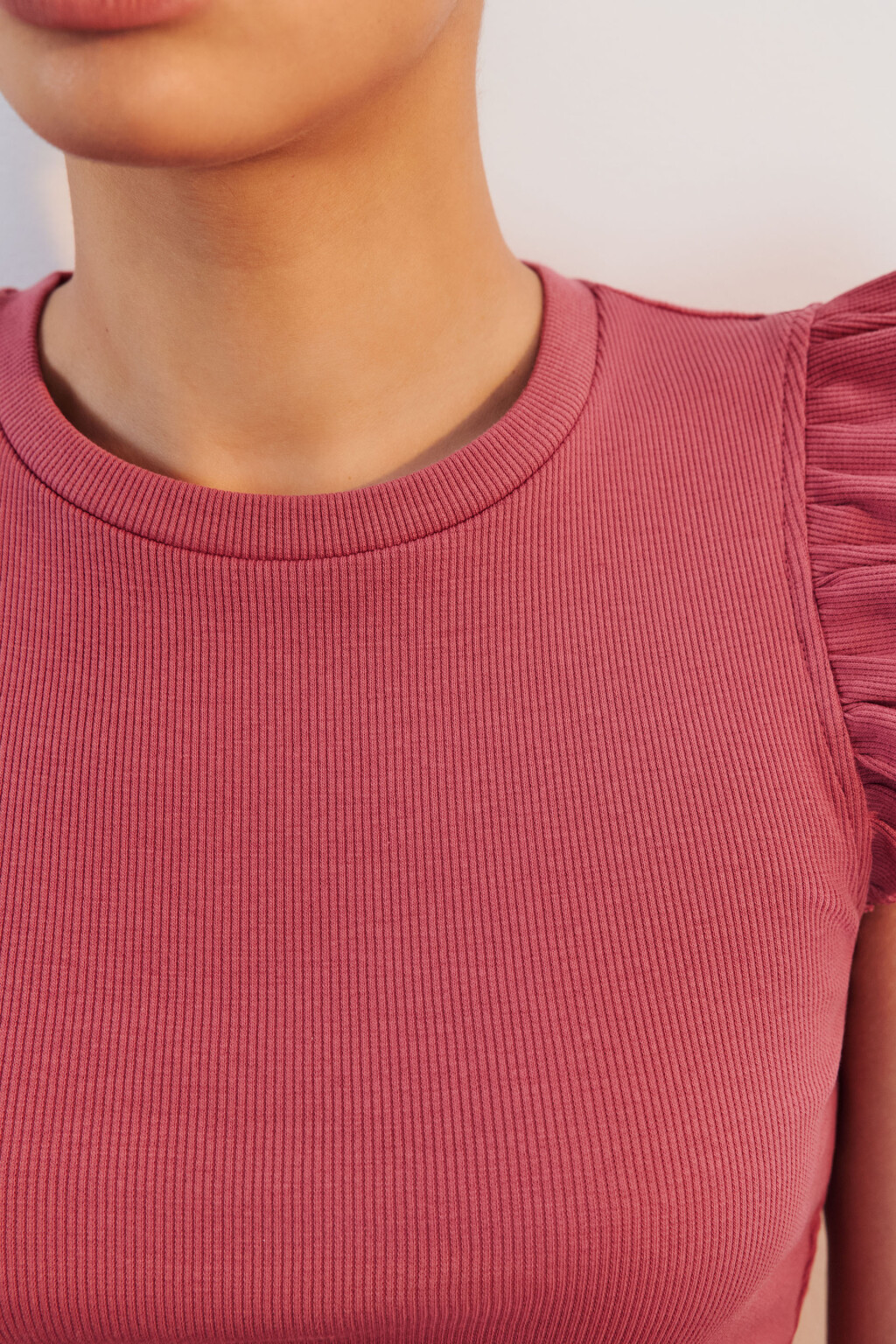 Топ в рубчик с рукавами-крылышками - цвет розовый - 6