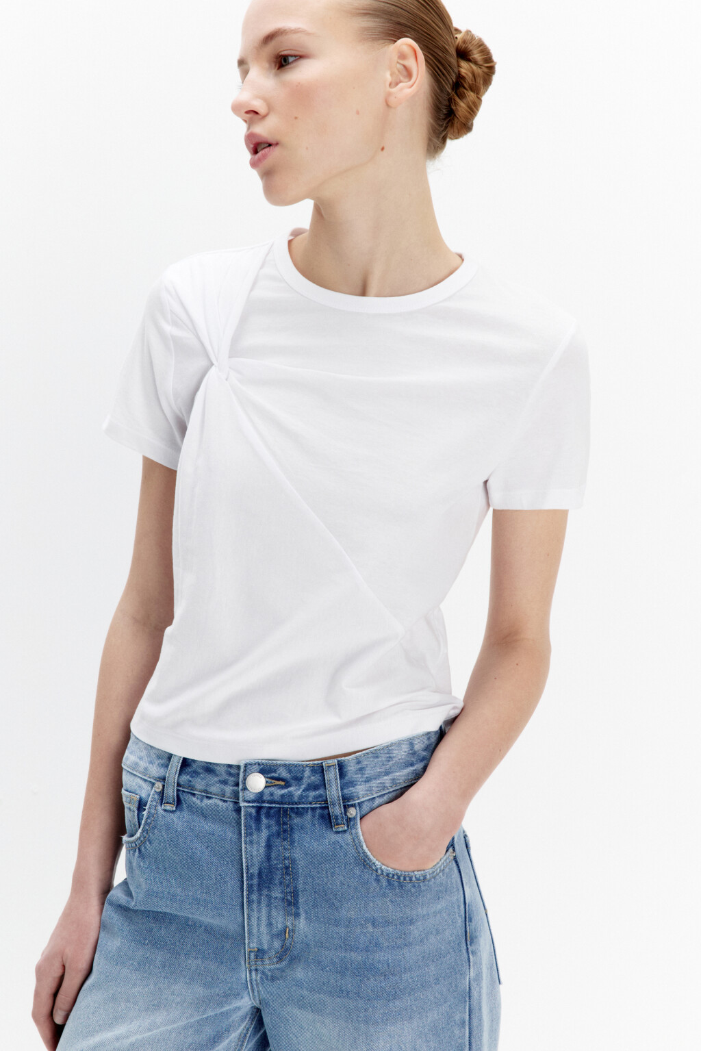 Футболка-топ приталенная с драпировками - цвет белый - 1