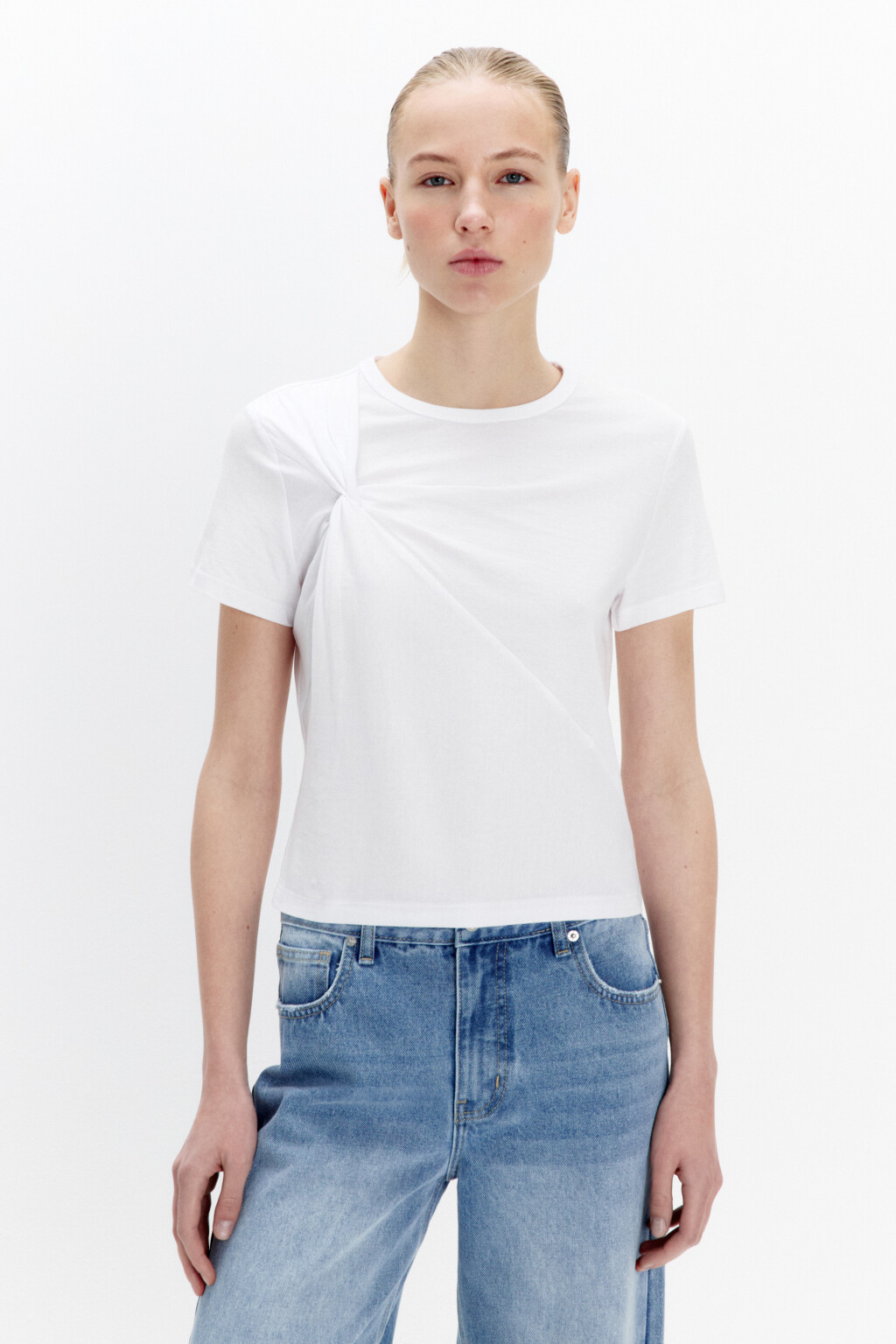 Футболка-топ приталенная с драпировками - цвет белый - 2