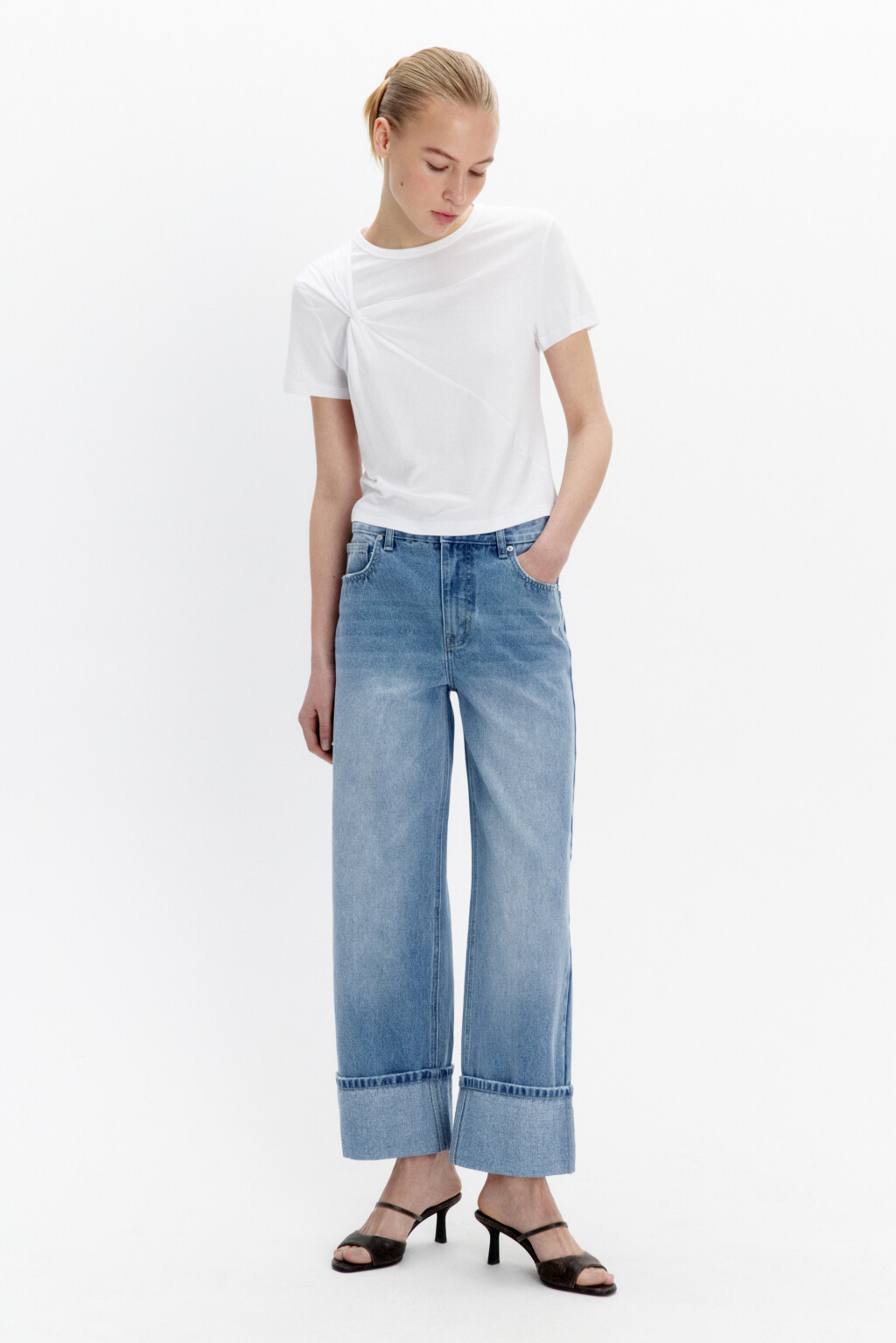 Футболка-топ приталенная с драпировками - цвет белый - 4