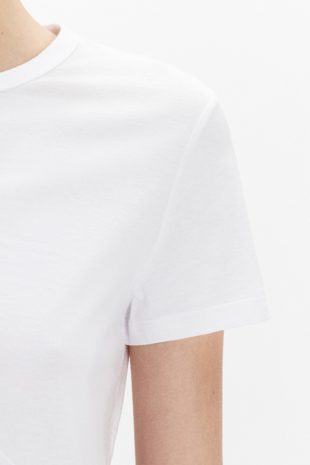 Футболка-топ приталенная с драпировками - цвет белый - 6