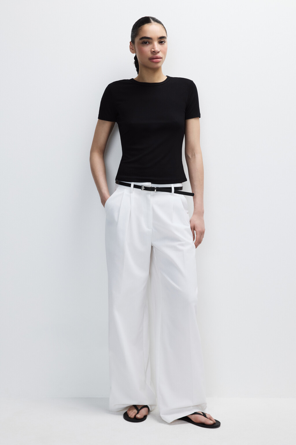 Футболка приталенная из вискозы - цвет черный - 4