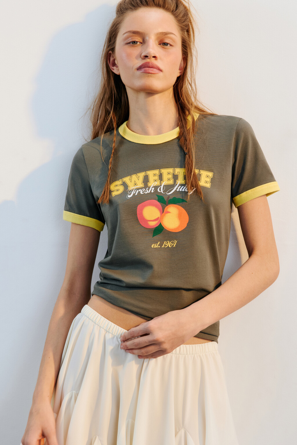 Футболка с контрастной отделкой и принтом - цвет зеленый - 1