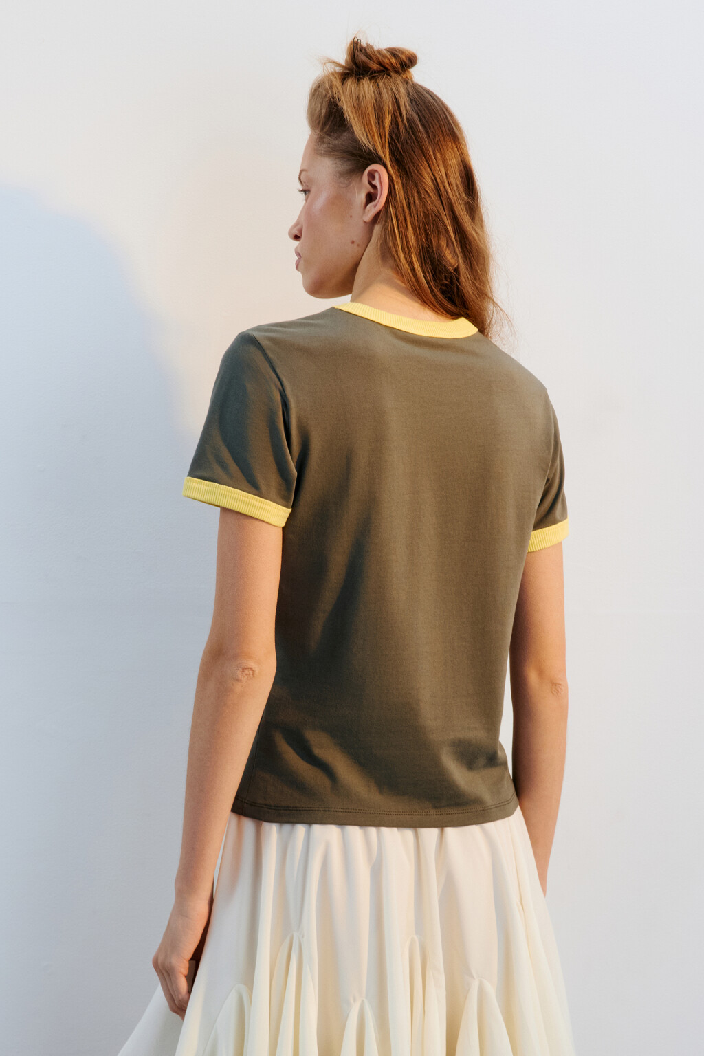 Футболка с контрастной отделкой и принтом - цвет зеленый - 3