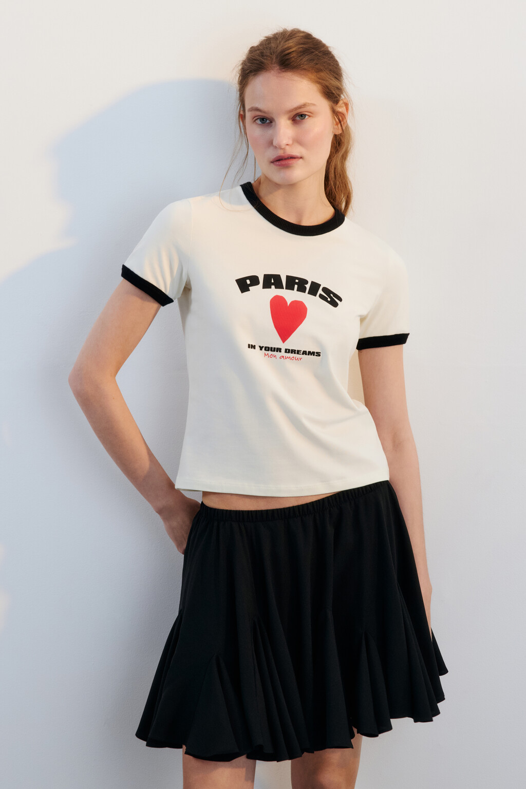 Футболка с контрастной отделкой и принтом - цвет бежевый - 2