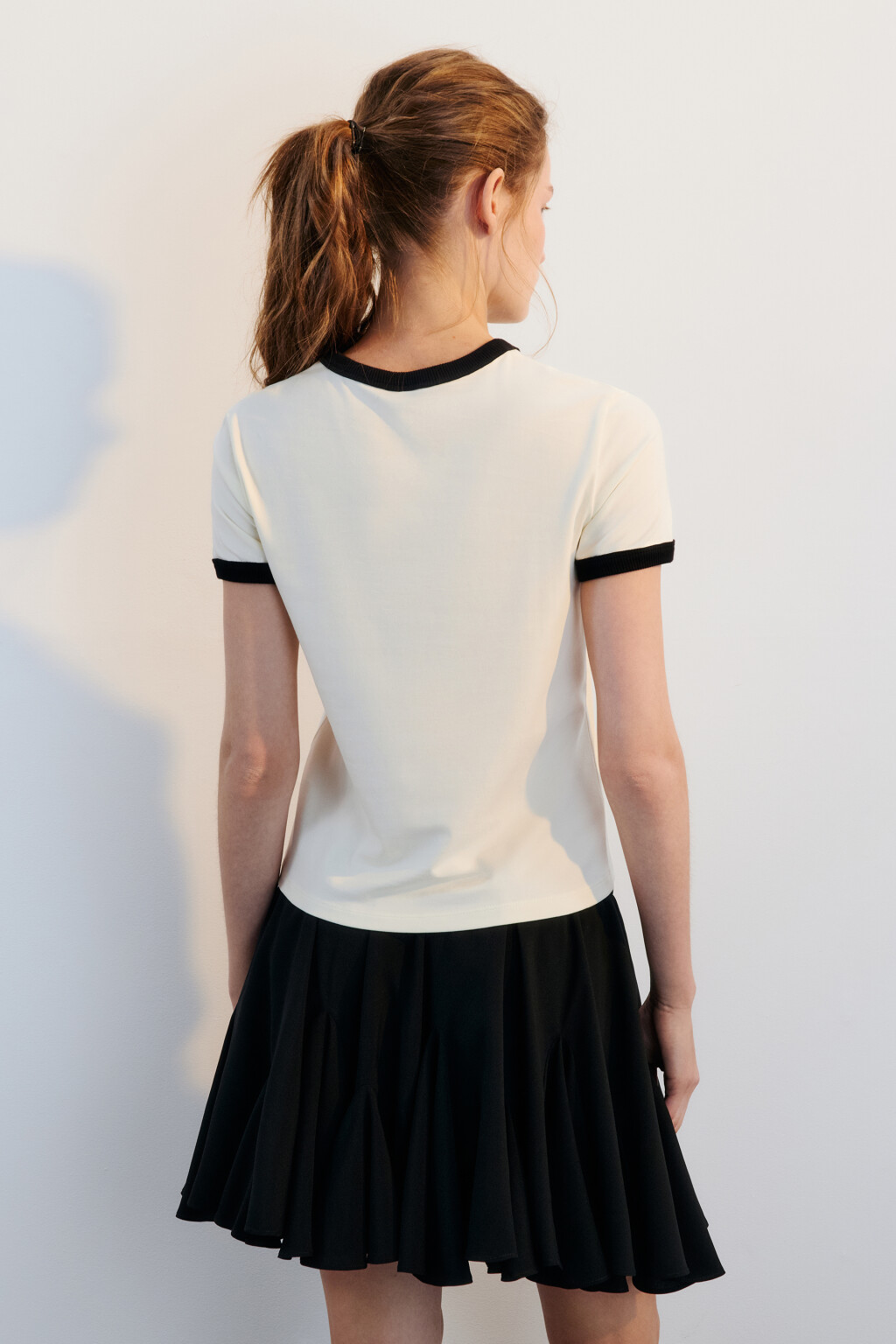 Футболка с контрастной отделкой и принтом - цвет бежевый - 3