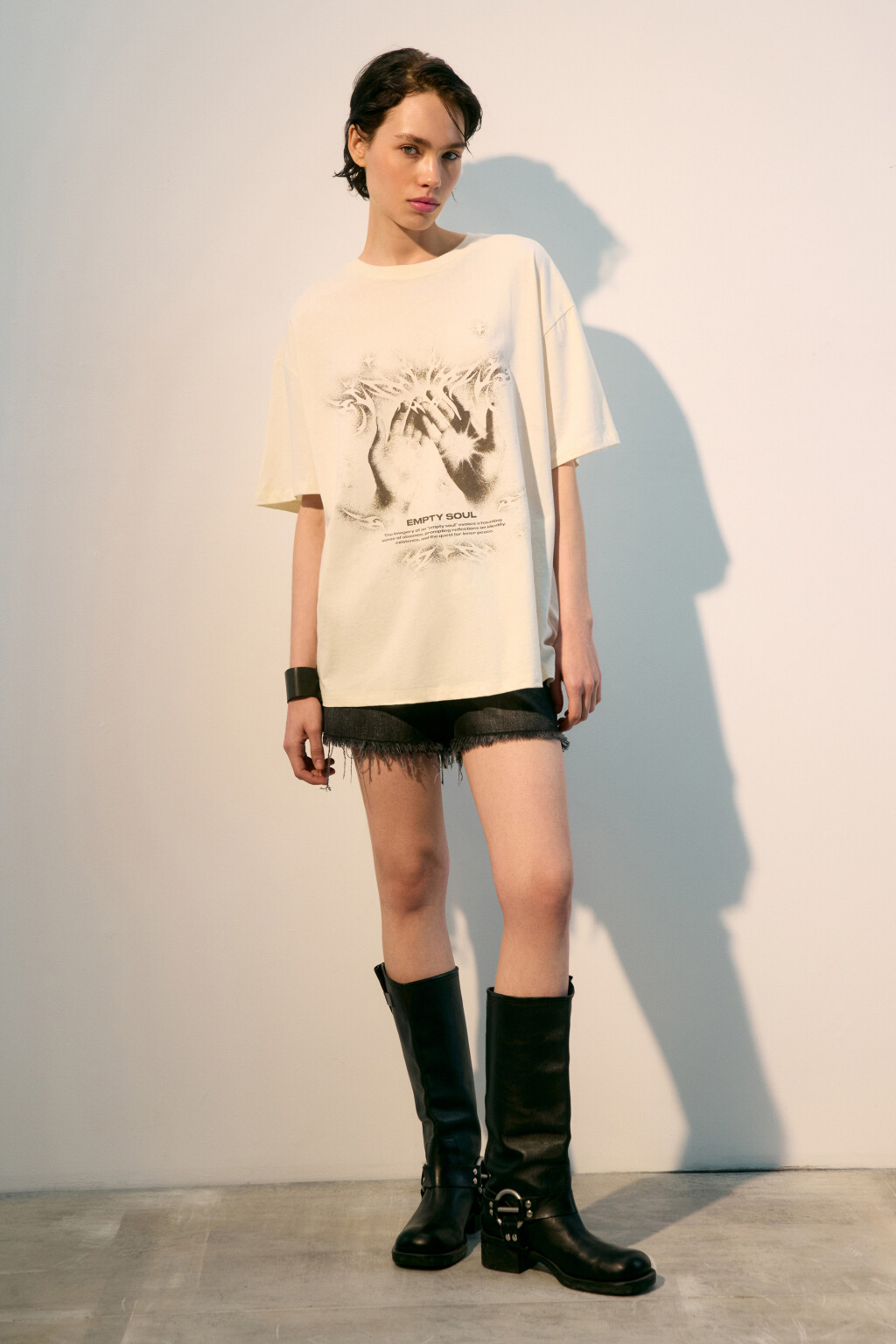 Футболка oversize с принтом - цвет бежевый - 4