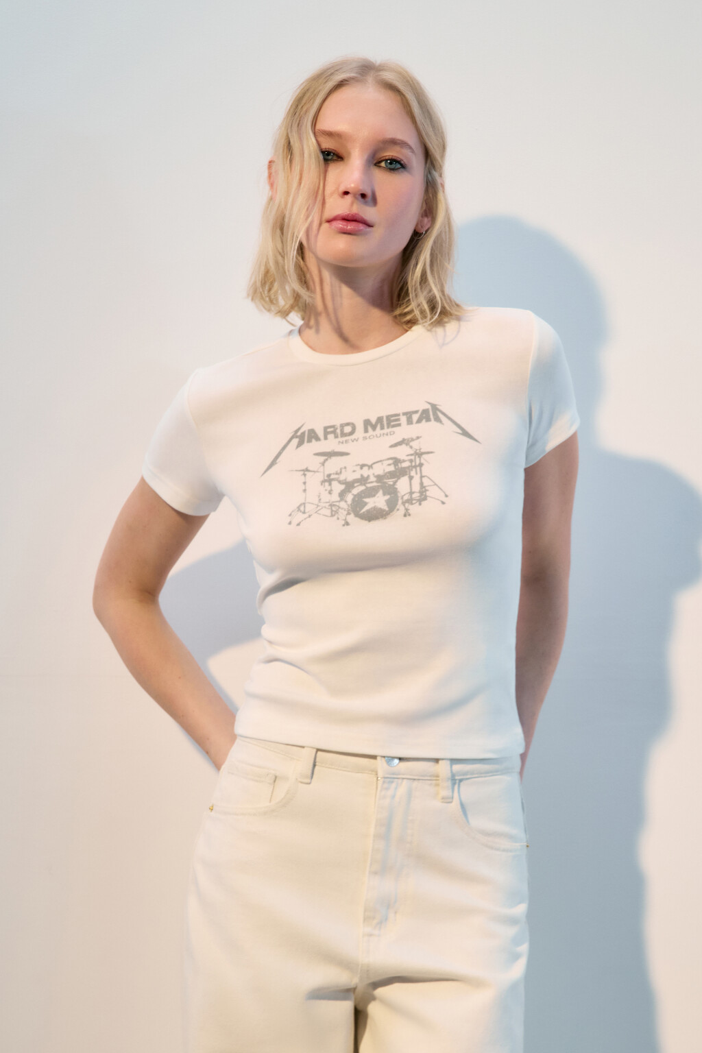 Футболка облегающая с принтом - цвет белый - 3